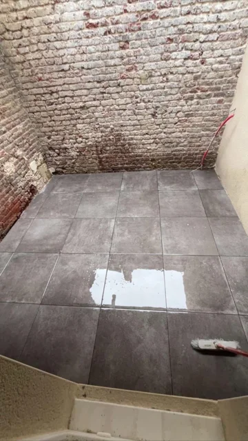 Carrelage en cours de pose